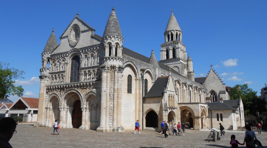 église de poitiers